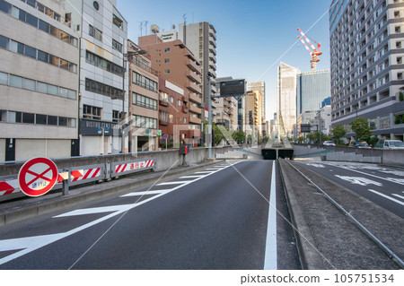 Tsukiji Toranomon Tunnel in Minato Ward, Chuo Ward, Tokyo 105751534