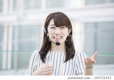 Young woman giving a presentation business woman Young woman giving a presentation business woman 105752431