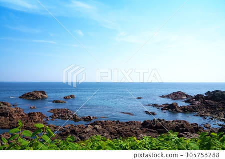 夏天的北見神威岬附近“鄂霍次克海的風景”北海道 105753288