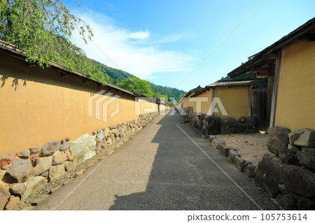 [Fukui Prefecture] Ichijodani Asakura clan ruins in fine weather (restoration townscape) 105753614