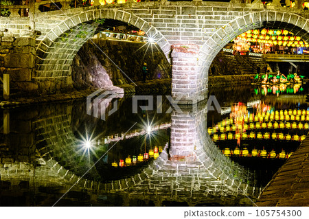 Spectacles Bridge (Nagasaki Lantern Festival) Spectacles Bridge (Nagasaki Lantern Festival) 105754300