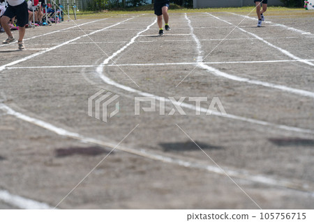 Sports day standing start 105756715