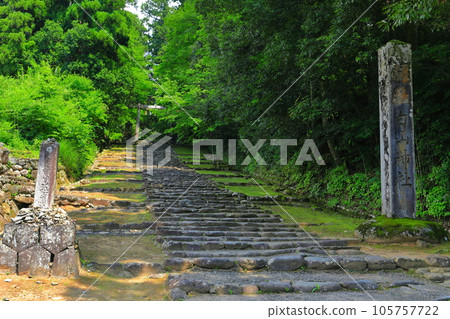 [Fukui Prefecture] Approach to Heisenji Hakusan Shrine 105757722