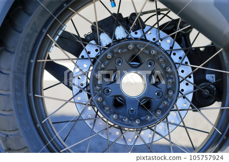 摩托車輪胎圖片 105757924