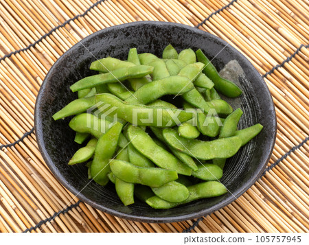 Boiled Edamame 105757945