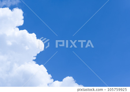 夏天的天空和雲彩橫濱 夏天的天空和雲彩橫濱 105759925