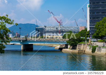A Hiroden tram running through the center of Hiroshima City 105760229