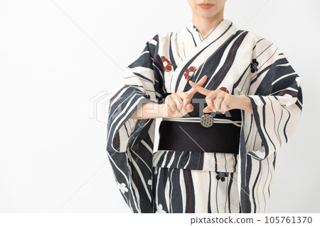 A woman in a yukata x A woman in a yukata x 105761370