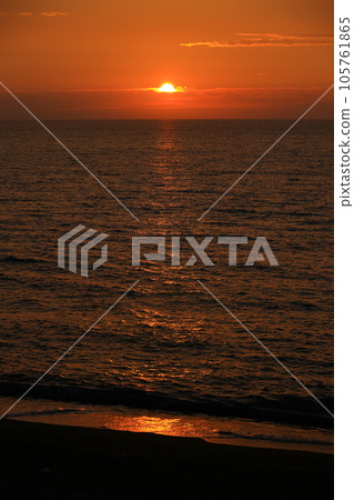 The sun setting in the Sea of Japan The sun setting in the Sea of Japan 105761865