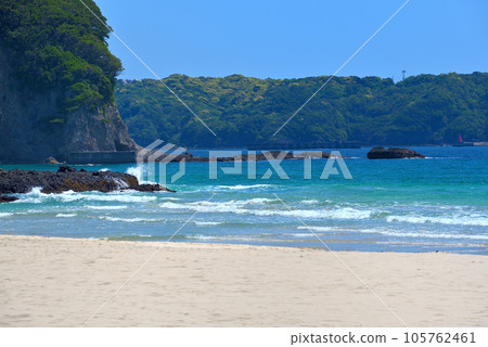 伊豆半島、南伊豆、入濱，如同海外度假勝地的優雅海灘，熱帶國家般的風景，靜岡縣下田市 (5) 105762461