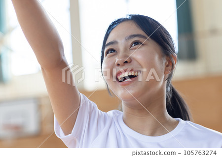 性格開朗的高中女生 105763274