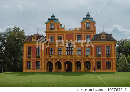 Favoritepark, Ludwigsburg, Baden-Wurttemberg, Deutschland. SCHLOSS FAVORITE LUDWIGSBURG. Fantastic park with a colorful castle. 105763342