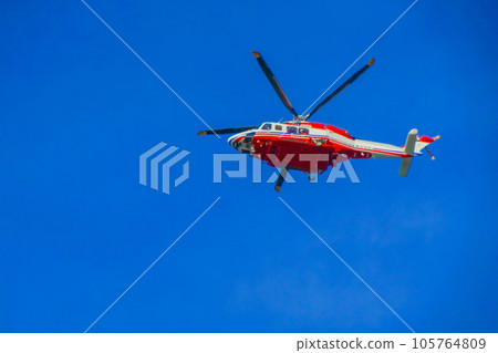Rescue helicopter (New Year's parade in Yokohama) Rescue helicopter (New Year's parade in Yokohama) 105764809
