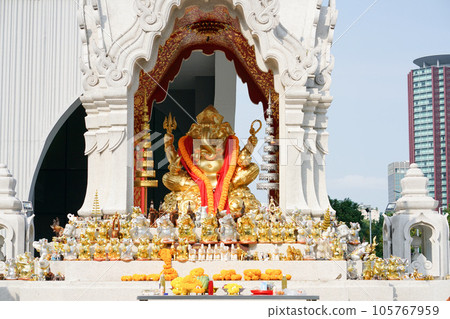 Ganesha in Bangkok, Thailand (near Central World) 105767959