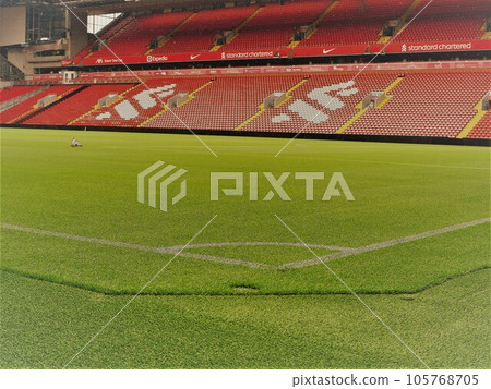 利物浦安菲爾德球場 105768705