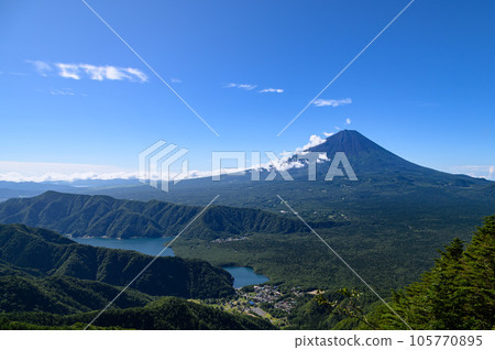 從小嶽山看夏天的富士山 從小嶽山看夏天的富士山 105770895