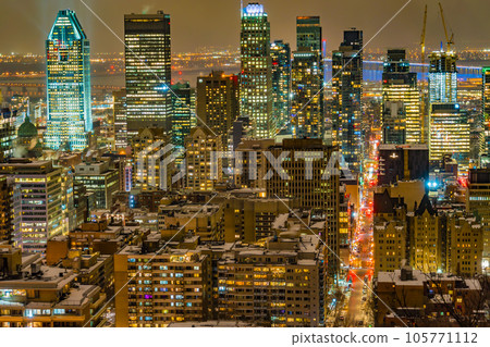 Night view of Montreal (Kondia Ronque) 105771112