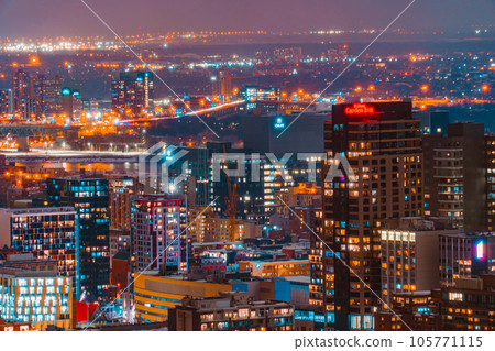 Night view of Montreal (Kondia Ronque) 105771115