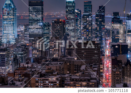 Night view of Montreal (Kondia Ronque) 105771118