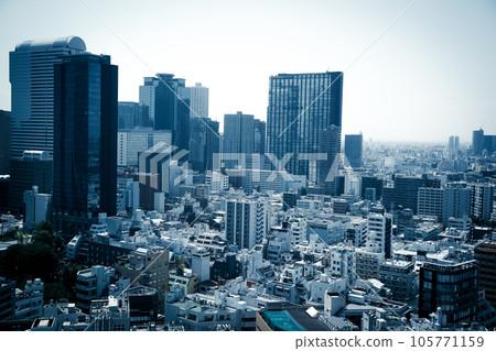 新宿的高層建築(單色) 新宿的高層建築(單色) 105771159