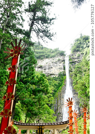 那智之扇祭(十二扇神轎、那智瀑布)【和歌山縣那智勝浦町】 那智之扇祭(十二扇神轎、那智瀑布)【和歌山縣那智勝浦町】 105776127
