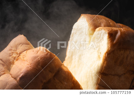 剛出爐的麵包蒸 105777159