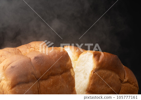 剛出爐的麵包蒸 105777161