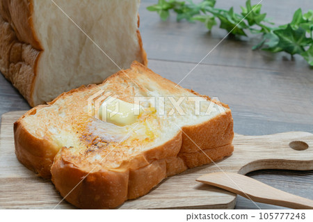 Bread toast butter 105777248