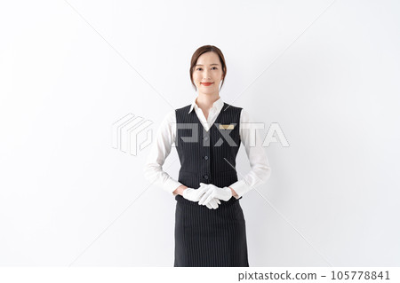 穿著制服、戴白手套的女人 105778841