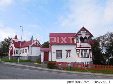 冰島夏季阿克雷里城市景觀 105778891