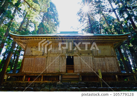 Hiraizumiji Hakusan Shrine Haiden Fresh Green Early Summer 105779128