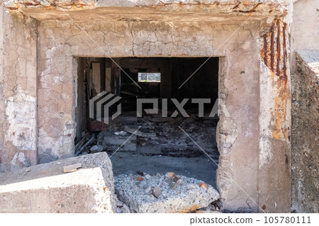 Nagasaki Gunkanjima (Hashima) No. 2 Shaft Entrance Pier 105780111