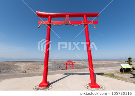 Underwater torii gate of Ooyo Shrine in Saga Prefecture Underwater torii gate of Ooyo Shrine in Saga Prefecture 105780116