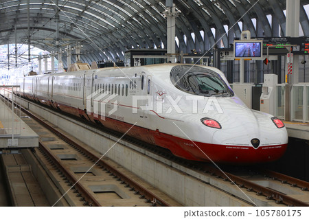 長崎站停靠的車輛 長崎站停靠的車輛 105780175