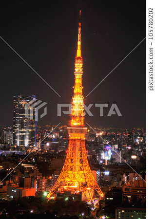 Beautiful night view of Tokyo Tower 105780202