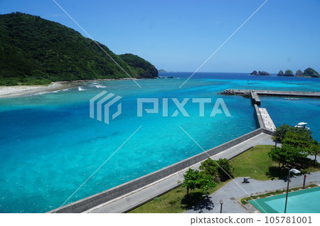 Sea of the Kerama islands 105781001