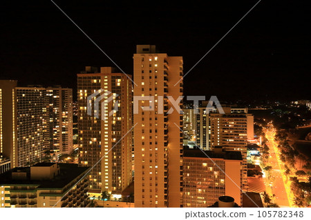 威基基海灘夜景[夏威夷歐胡島] 105782348