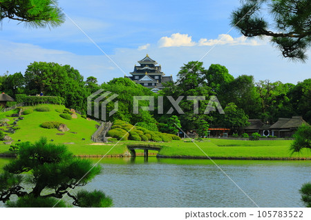 [Okayama Prefecture] Sunny Korakuen and Okayama Castle (after major renovations in Reiwa) 105783522