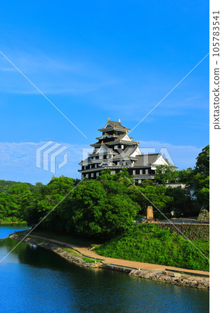 [岡山縣] 晴天的岡山城和旭川（令和大整修後） 105783541