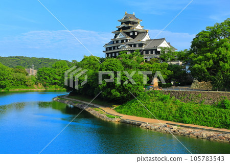 [岡山縣] 晴天的岡山城和旭川（令和大整修後） 105783543