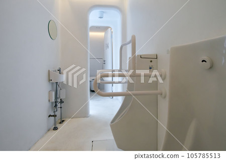 東京澀谷區代代木的西參道公共廁所 105785513