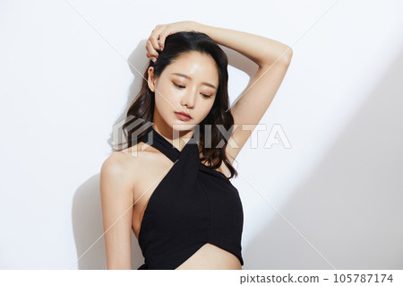 healthy portrait of young woman 105787174