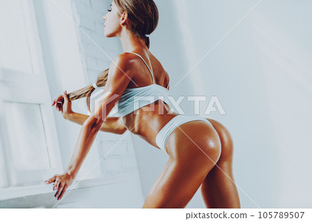 Young fitness woman Young fitness woman 105789507