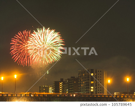 Niigata Festival Fireworks over Bandai Bridge and Shinano River Niigata Festival Fireworks over Bandai Bridge and Shinano River 105789645