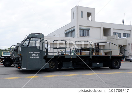 厚木基地部署的貨物裝載機 105789747