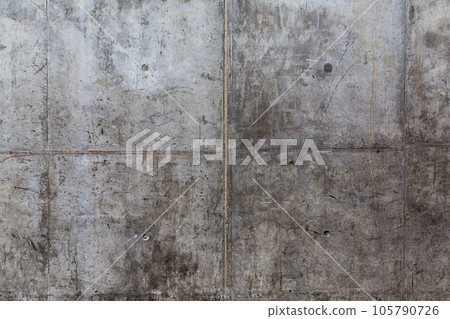 Grungy and smooth bare concrete wall 105790726