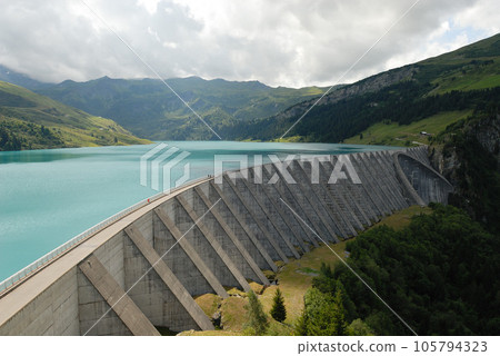 The famous Roseland dam in the French Alps 105794323