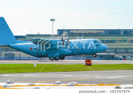 航空自衛隊運輸機C-130H起飛 航空自衛隊運輸機C-130H起飛 105797974