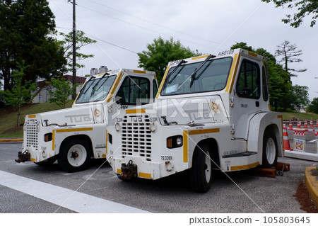 Aircraft tractor used at Atsugi Air Base 105803645