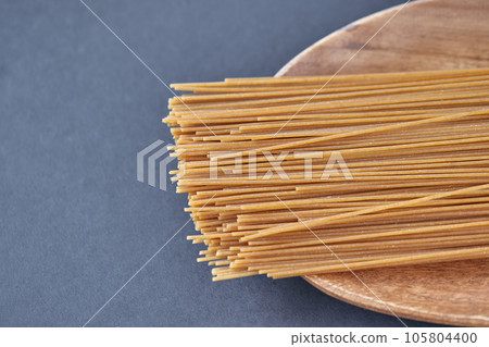 Whole wheat pasta/spaghetti Whole wheat pasta/spaghetti 105804400